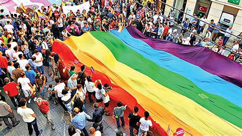 U­l­u­s­l­a­r­a­r­a­s­ı­ ­A­f­ ­ö­r­g­ü­t­ü­n­d­e­n­ ­E­r­d­o­ğ­a­n­ ­v­e­ ­A­K­P­­y­e­ ­L­G­B­T­+­ ­ç­a­ğ­r­ı­s­ı­
